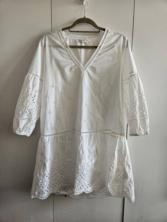 Club Monaco Dresses & Skirts - Club Monaco White Eyelet Dress + Slip - S